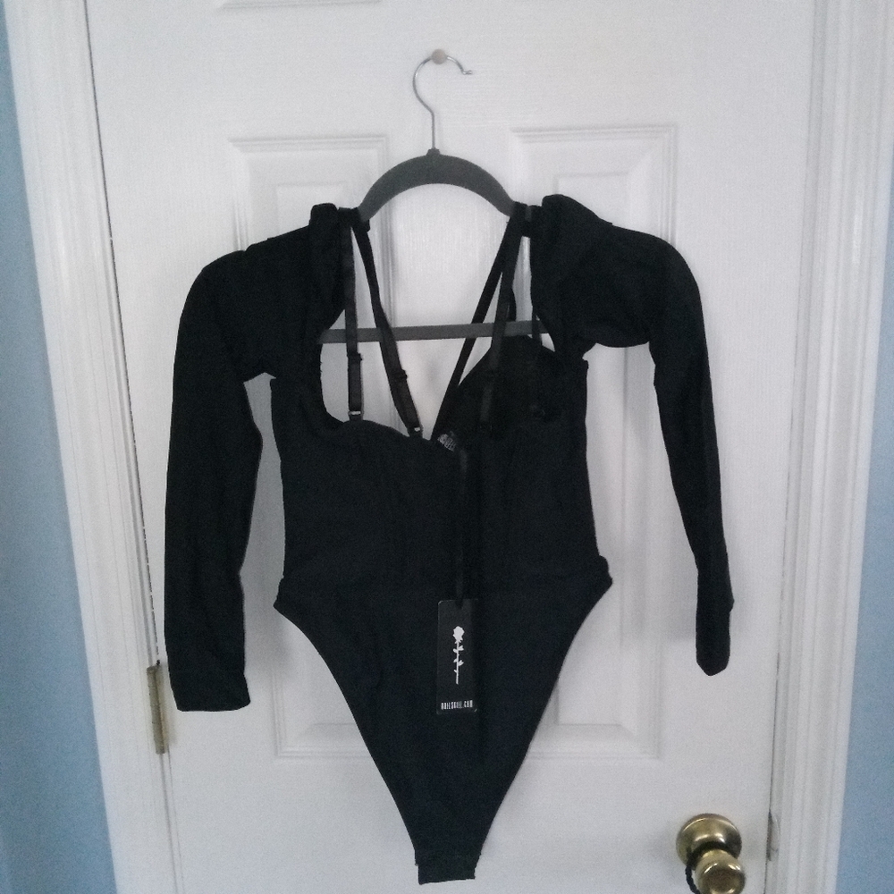Poster Gal medium black one piece bodysuit